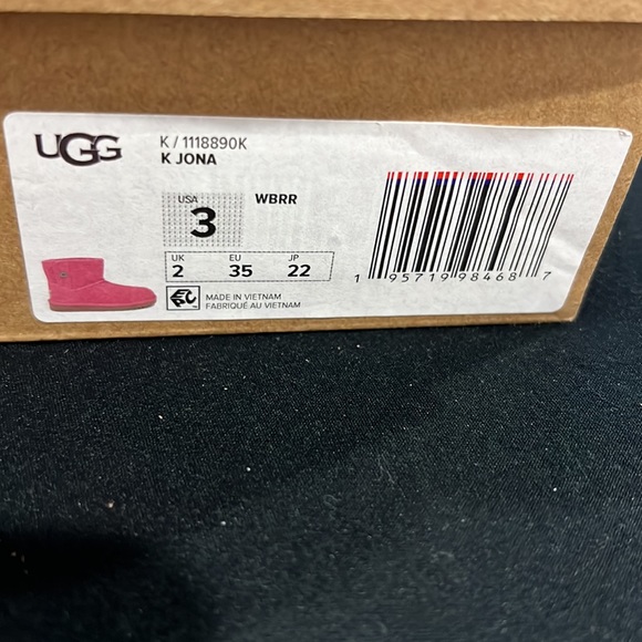 Big kids pink Jona Ugg boot- size 3 new! - Picture 2 of 7